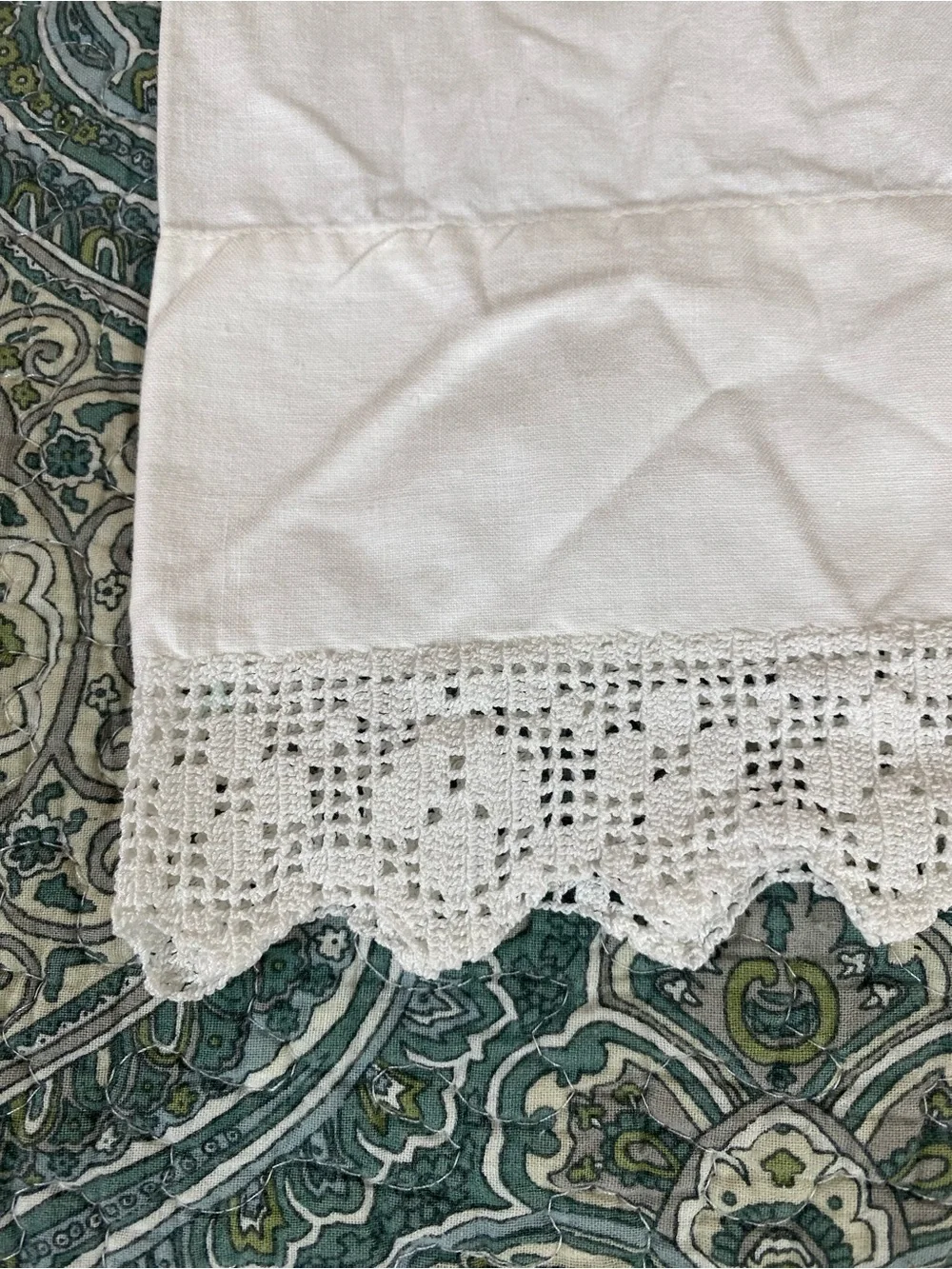 Vintage Cream Cotton Pillowcase with Crochet Lace Trim - Elegant Bedding Accent
